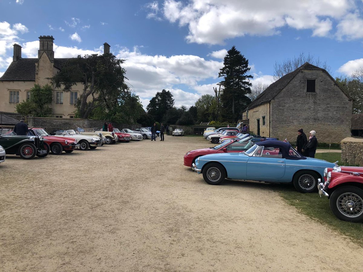 Such a beautiful day for the Abingdon Works branch of the #MG Car Club to visit Cogges on their traditional annual #StGeorgesDay run. A stunning array of MG models, plus a beautiful Austin Healey in the back of the photo, deserving its place as it was built in the same factory