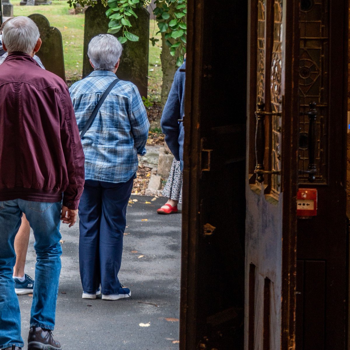 Dead Good Death Cafe returns to the Anglican Chapel, London Road Cemetery on Sunday 5 May, 12pm to 2pm. Join us first for Yoga for Grief, 10am - 11am. Both events are bookable on our website historiccoventrytrust.org.uk/wp-admin/post.…