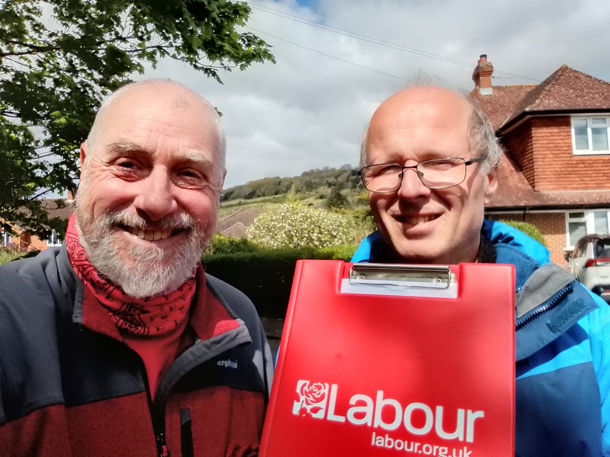 Another canvassing session with @MrNoelHumphrey and Tim in #Brockham. Lots of great conversations from pot holes to early years, affordable homes to the state of the economy. Thank you for your time. 🌹
#BBBBH #MoleValley #Surrey
#LocalElections2024 #SurreyPCC
#GENow