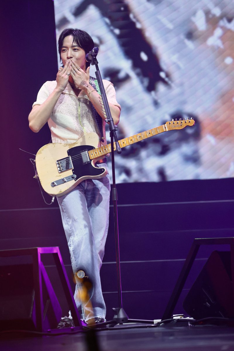 MercuryMins's tweet photo. 240420CNBLUENTITY in KL 
Mua~~~1/60seconds 
😘
#JUNGYONGHWA 
#CNBLUENTITYinKL 
#정용화 
#씨엔블루 
@JYHeffect https://t.co/0F9EyJFloQ