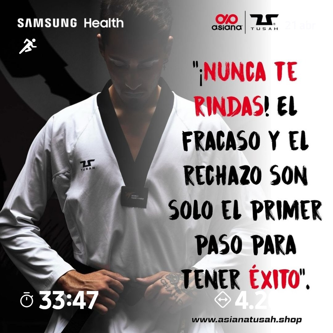 DÍA 295
43:00 Calentamiento 
33:47 Trote de Soltura: 4.2 Km
16:08 Saltos en Cuerda y Pateo de TKD
07:00 Recuperación y Estiramiento
22:30 Caminar: 1.37 Km
Kcal: 1192