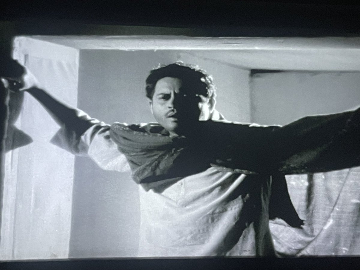 GayatriPVYadav's tweet photo. Can’t believe I just saw #Pyaasa. Guru Dutt is a master filmmaker. The framing. The lighting. The music. Every expression is art. Fan for life. #MagicOfCinema https://t.co/XILJ1JegX2