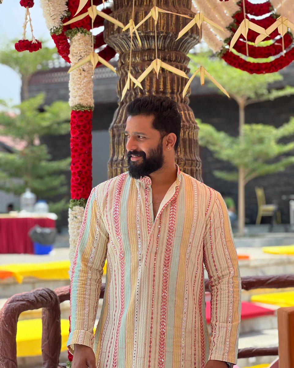 He Aces the Traditional Look.. 😍🔥❤️

#KarthikMahesh #BBK10Winner #KingKarthik