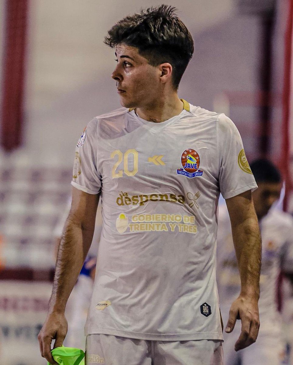 ClubJaveFutsal's tweet photo. 𝗛𝗮𝘀𝘁𝗮 𝗹𝗮 𝘃𝘂𝗲𝗹𝘁𝗮 𝗲𝗻𝗮𝗻𝗼! 👋

Martín Aldave jugará este 2024 con Independencia de Florida.

Jave siempre será tu casa 🍊 https://t.co/WL62hYNHtO