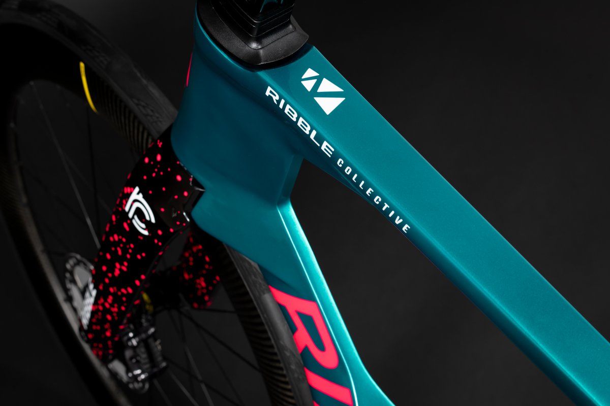 Different Disciplines. Different Bikes. One Collective Colourway: Ultra SL R Gala Peacock Teal frame with Teal to Odyssey Black fade forks & the abstract Hot Pink flicker design complimented by the standout Hot Pink Ribble decals. Find out more ▶️ spkl.io/60004Fhj4