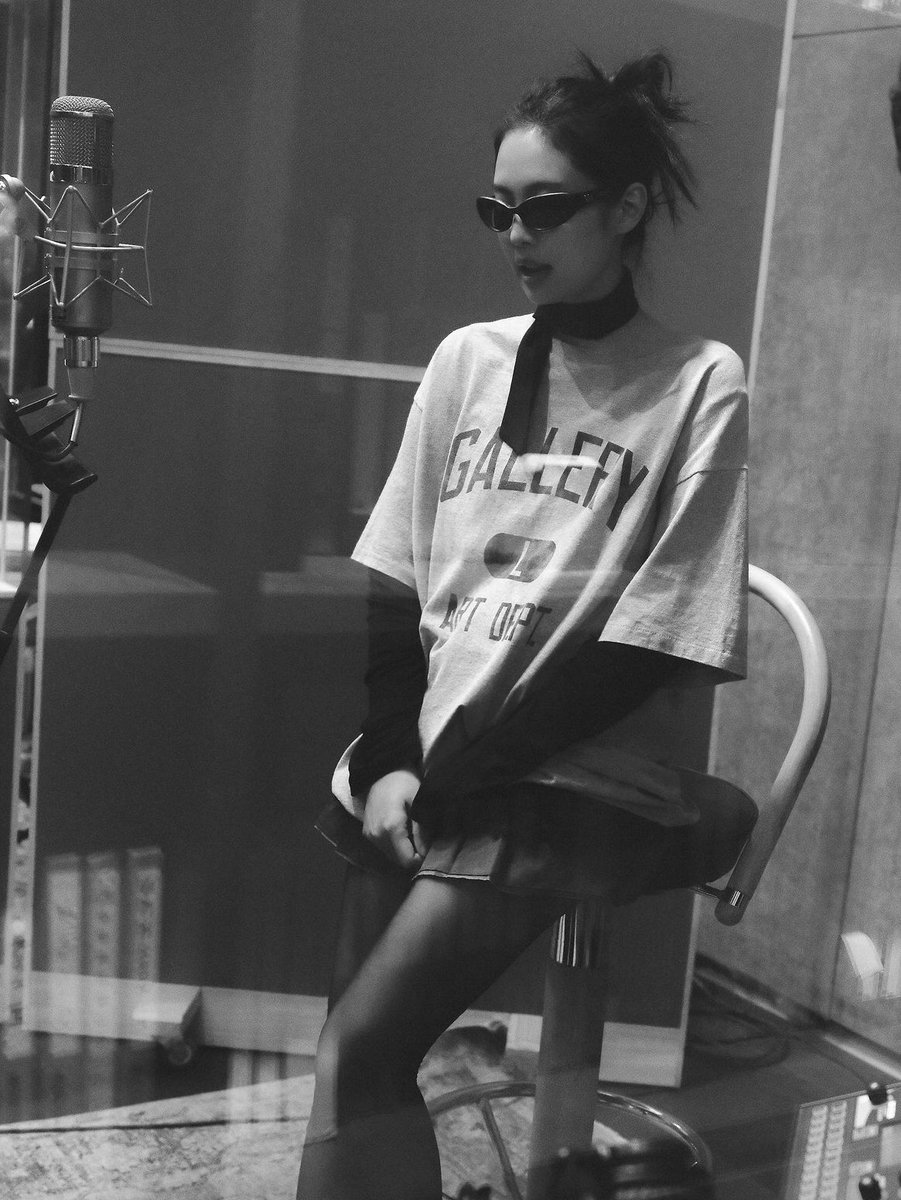 _yiien_'s tweet photo. 🥀 𝑱𝑬𝑵𝑵𝑰𝑬 𝑲𝑰𝑴!!! 🤯🤟
🥀 𝑰 𝑪𝑨𝑵'𝑻 𝑾𝑨𝑰𝑻!!! 😭❤️‍🔥
🦋✨✨✨💙✨✨✨🦋
#JENNIE #JENNIEXZICO #제니
#JENNIEKIM #JENNIERUBYJANE #D5TOSPOT #SPOT #스팟
#ODDATELIER #OA 
#ZICO #지코 
＊*•̩̩͙✩•̩̩͙*˚@oddatelier˚*•̩̩͙✩•̩̩͙*˚＊ https://t.co/goA9zhzkO9
