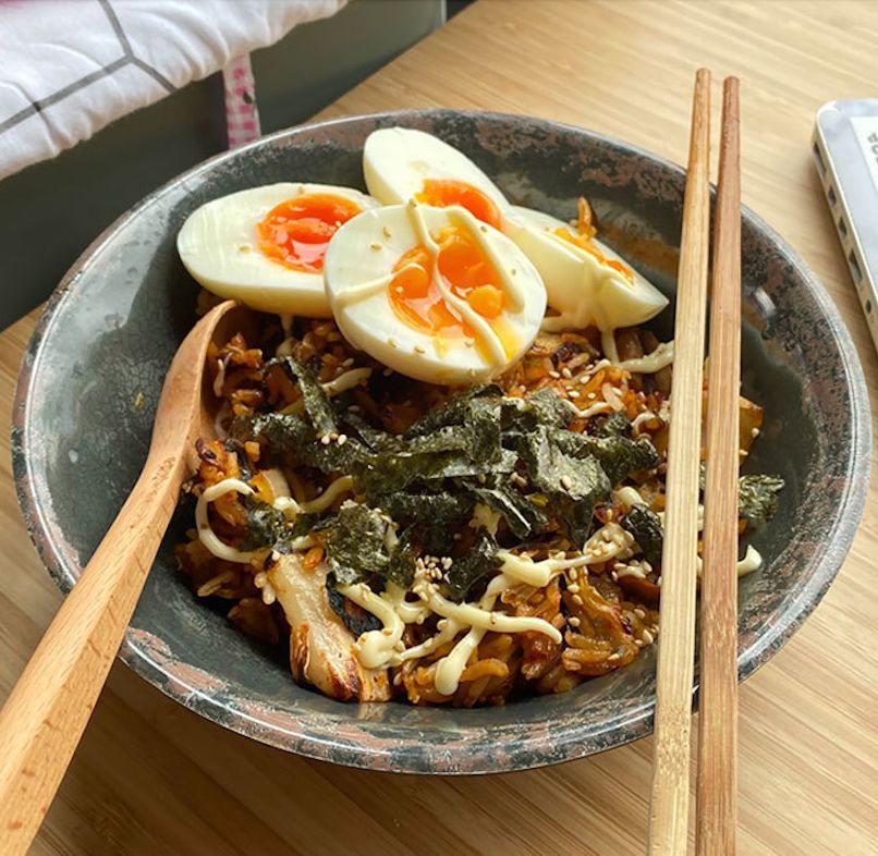 PostsOfCats's tweet image. EGG THIEF