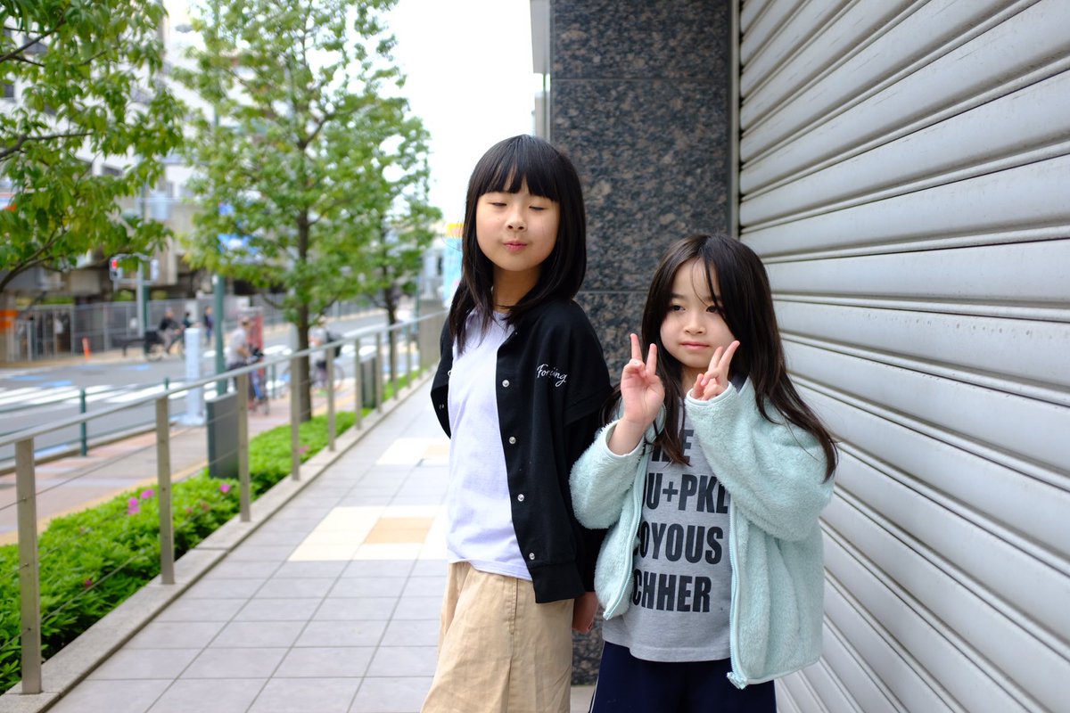 shinzenOKADA's tweet image. feelcycle その
#luster 期間、
とーっても協力的だった娘らを連れ、
次女の好きな、お蕎麦屋さん
味奈登庵へ。

そして、武蔵小杉散歩。

普通に歩く…それが家族で出来ること。
健康あってのこと。

嬉しいこと。

元気に戻ってきた
#x100f を相棒に。

この潔さが、
何気ない時を切り取らせてくれた