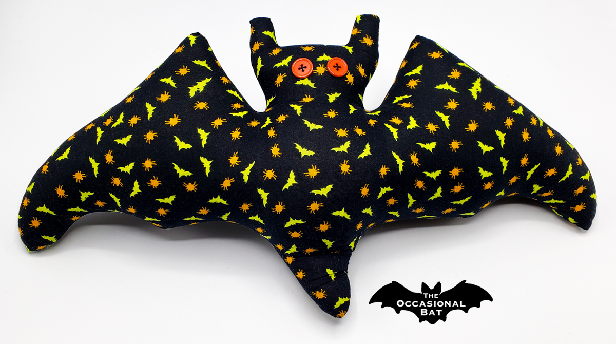 Look at these adorable yellow bats and orange spiders! 🦇🕷️ #bat #handmade #pillow #black #Halloween #decor #orange #yellow #adorable #theoccasionalbat #etsy 🖤🧡💛 theoccasionalbat.etsy.com/listing/171433…