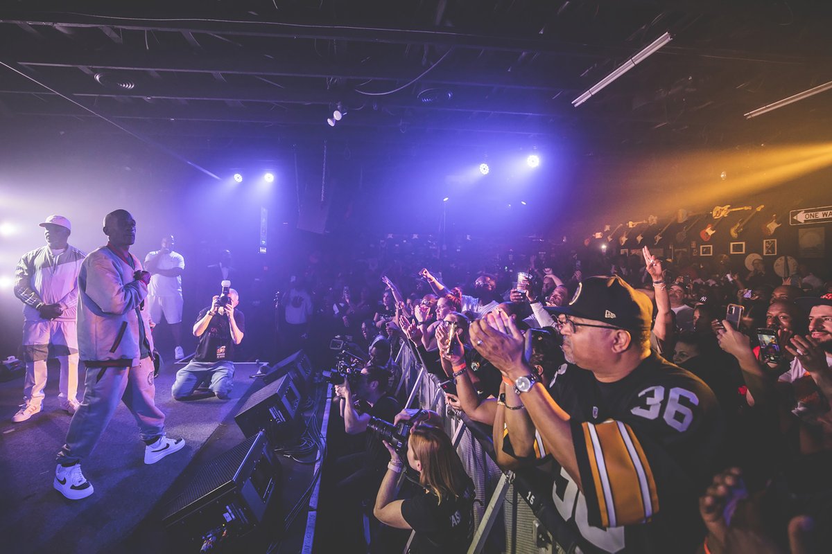 Front row magic ✨

📸: @EricBandRakim  @thestonepony