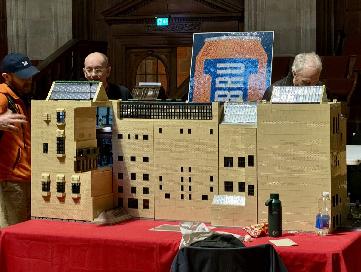 Great afternoon out at the EdinBrick Lego event today - loads of amazing stuff but was especially taken by this amazing and oddly familiar looking building… 🙂