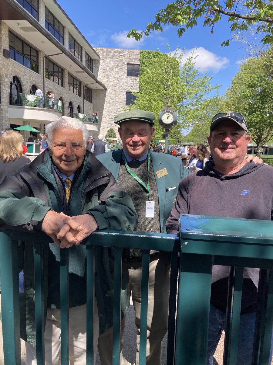kokhorseracing's tweet photo. Glad to have my fellow ⁦@LoyolaDons⁩ classmate ⁦@nsb7jim⁩ visit ⁦@keeneland⁩ ⁦@keenelandracing⁩ and spend time with my fellow #Green Coat Jim Navolio! Beautiful day for racing in a gorgeous venue! https://t.co/CCJpwjN68p