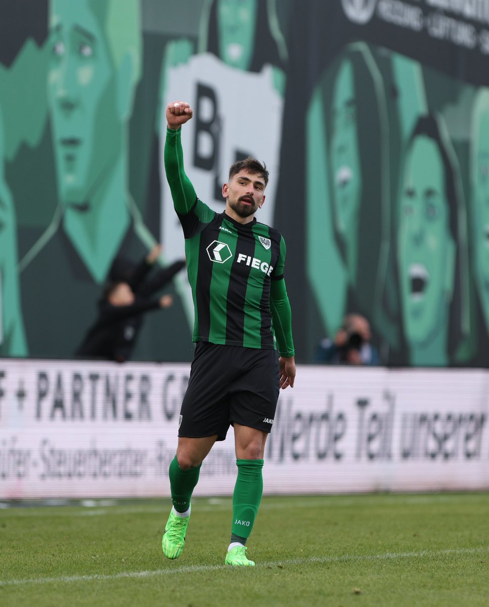 Preussen06's tweet photo. 🦅 DREI Punkte für Platz DREI ⚫️⚪️💚 #scp06 
___
SCP 2:0 SCF https://t.co/AznwpB301t