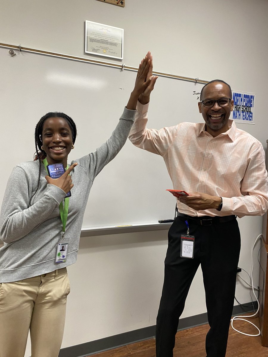 Name a better way to celebrate National High Five and National Animal Cracker Day!! North Forney LEAD Athletic Council appreciates our faculty and staff at @NFHS_TrueNorth @ForneyAthletics #excellence #empower