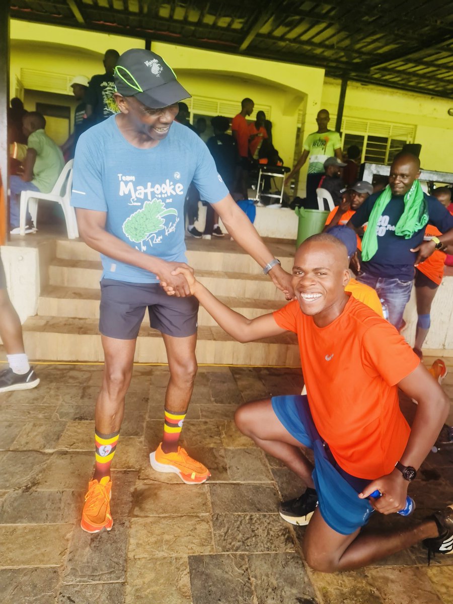 Last Sunday, I met @okudi_robert at the monthly @teammatooke run and I asked him about his plans for @LondonMarathon since he was out of action for time because of an injury. He said “ Don , I want to take it as slow as possible” How is 3hrs 32mins slow 🤣. Well done General!!!