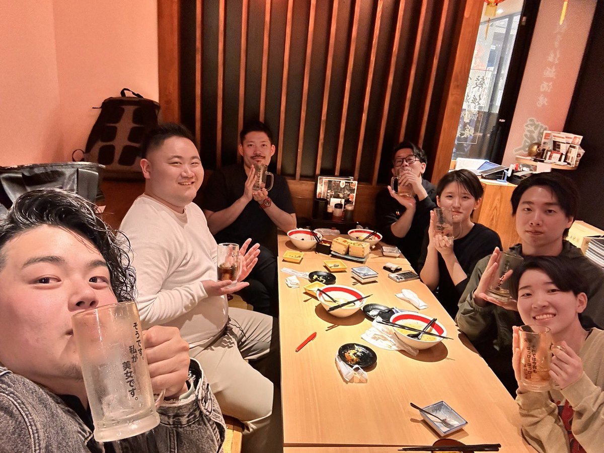 新しく鈴川店長が加わり
天神昭和通り店、再スタート✨✨

#自撮り大好き鈴川店長
#ダイエットは明日から
#高田がスリムになる日はくるのか