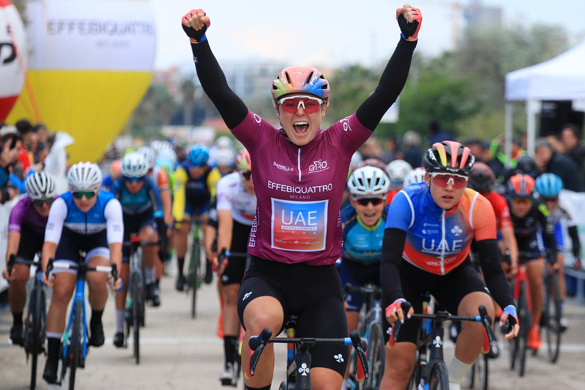 uaedevo_team's tweet photo. She did it again!
Lara Gillespie won stage 3 of Giro Mediterraneo in Rosa, Karolina Kumiega 2nd https://t.co/mZQtvB9N32