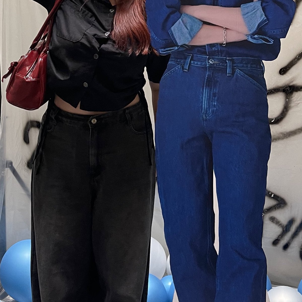 ปาทับใจม้าก คือมันฟรินเกิน ร้านกว้าง ที่นั่งเยอะไม่แออัดเลย👍🏻 ใดๆคือเขินส่วนสูงสแตนดี้เจย์55555555555 นี่ตัวเท่าคางเองอะ จะบ้า ฟิน🥹🥹💗

 #OurAnswer_JAYniversity