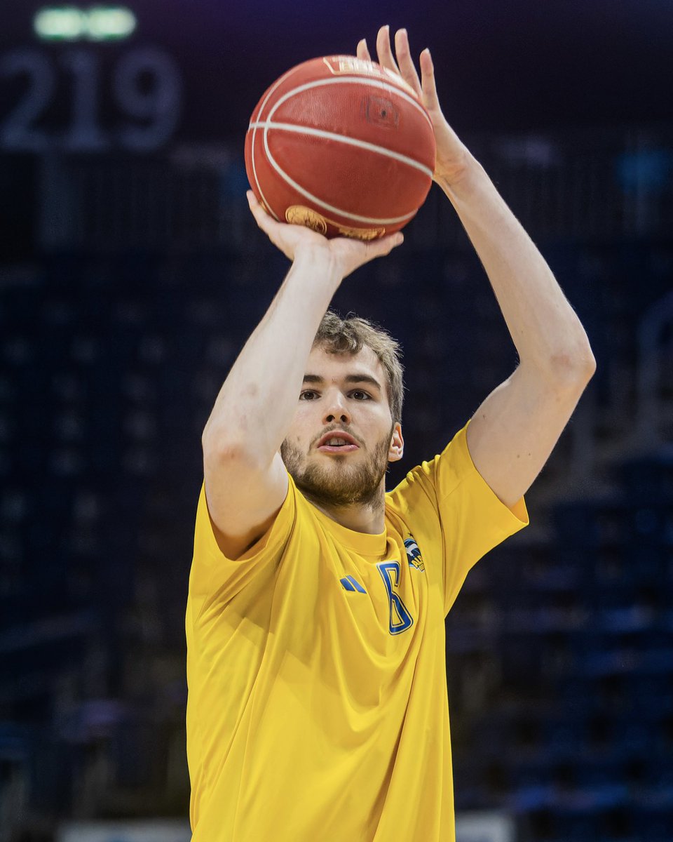 Von der Sömmeringhalle – in die Uber Arena 🆚 @Bamberg_Baskets ! 🔥 Von unseren sechs Verletzten ist leider keiner zurück. Zudem ist Khalifa Koumadje gesperrt. Dafür bekommen wir Unterstützung von unseren Youngstern Linus Ruf, Amon Dörries und Anton Nufer. 📸 Jan Buchholz