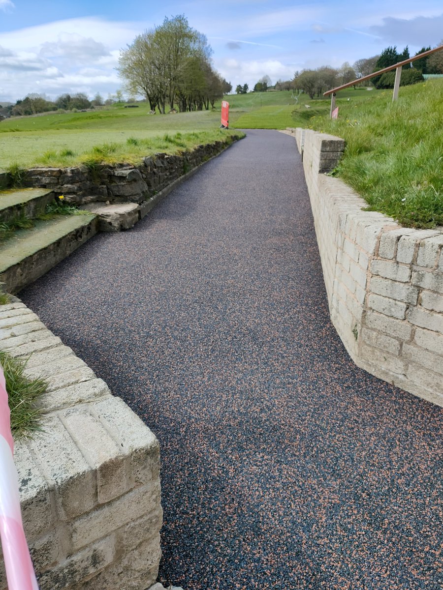 RVResinbound's tweet photo. Took advantage of a dry Sunday to install our FlexiBound surface at Darwen Golf Club ⛳
Great little course with some fantastic views.
FlexiBound has made a massive difference to the path leading up the 1st tee bed 😍 https://t.co/HIGJ4b7ecp