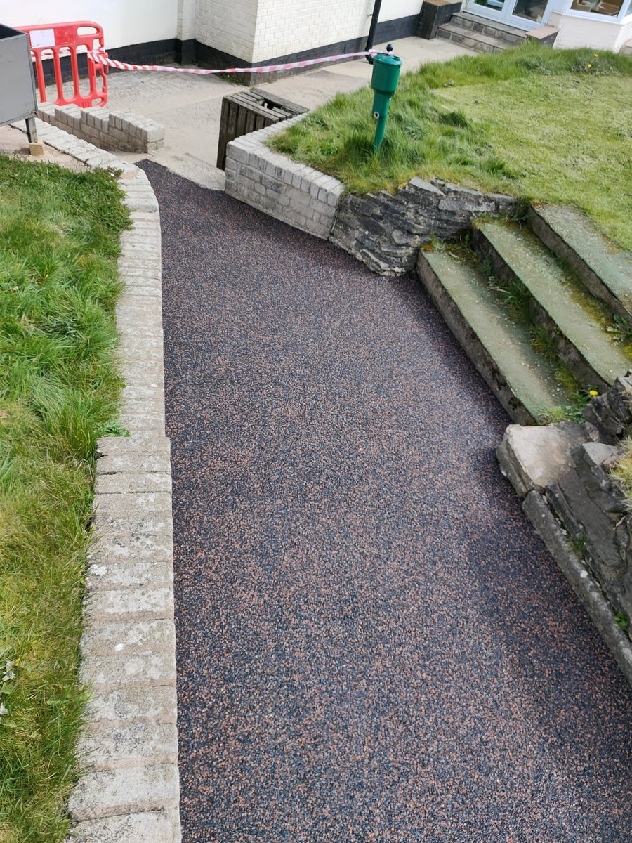 RVResinbound's tweet photo. Took advantage of a dry Sunday to install our FlexiBound surface at Darwen Golf Club ⛳
Great little course with some fantastic views.
FlexiBound has made a massive difference to the path leading up the 1st tee bed 😍 https://t.co/HIGJ4b7ecp