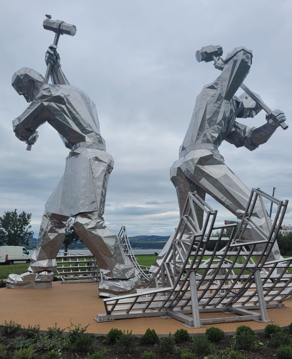 DailyPicTheme2's tweet photo. Tuesday, 23rd April
Today's Daily Picture Theme is 'Hardworking'
RT or reply with your own photo
Tomorrow's theme will be 'Immortalised'
#DailyPictureTheme
The Shipbuilders of Port Glasgow are always #hardworking https://t.co/M4FmN2tpbB