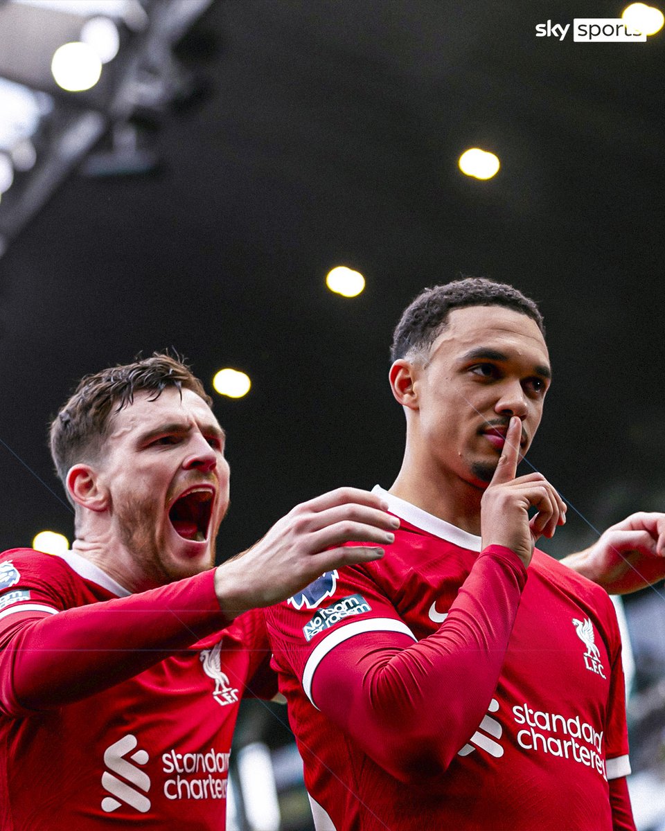 SkySportsPL's tweet photo. 🤫 https://t.co/ummaRhA27B