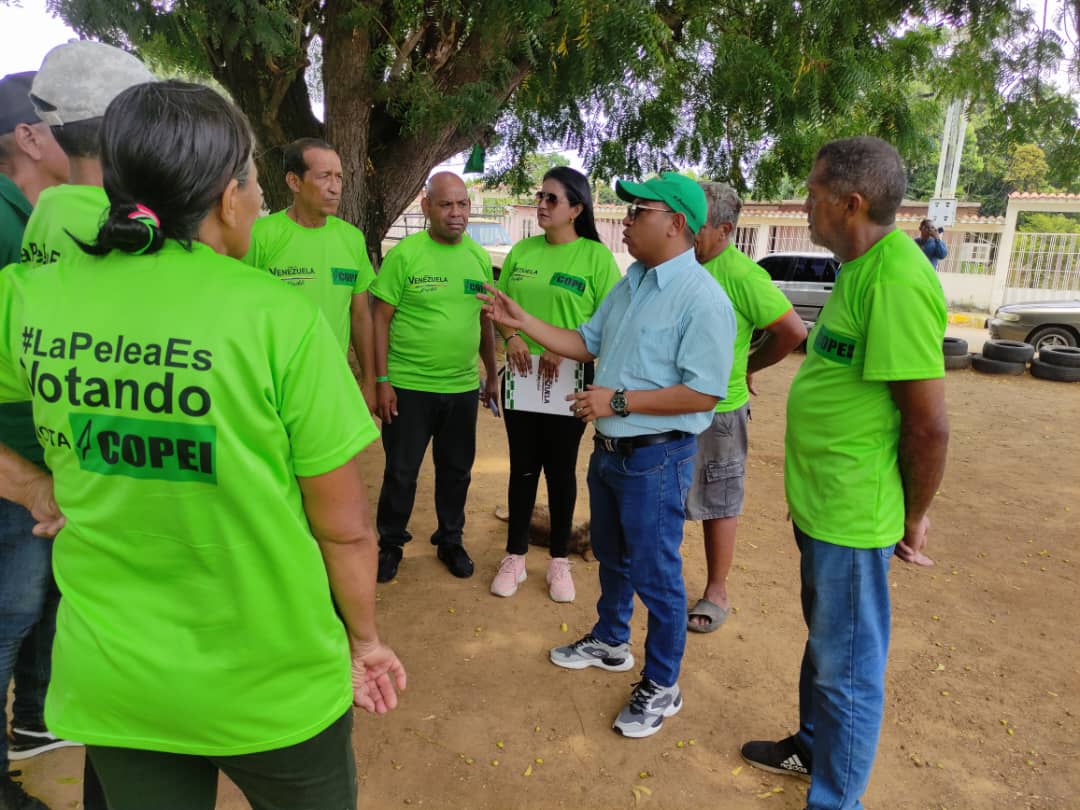 LuisG_Lags's tweet photo. Iniciamos la ruta electoral en la parroquia Libertad, llevando un mensaje de esperanza de la Agenda Venezuela Cambia, Gran Reencuentro de la Familia Copeyana #COPEI #Zulia  @Copei_Partido https://t.co/PbgLx7FGEe