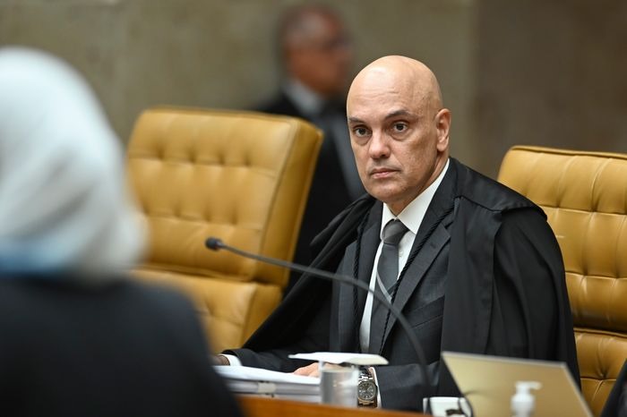 🇧🇷 ELON ACCUSES BRAZILIAN JUSTICE DE MORAES OF ELECTION INTERFERENCE Elon has openly accused Justice de Moraes of meddling in Brazil's 2022 elections: 'De Moraes absolutely interfered with the Brazil elections' Musk's allegations extend to claims of censorship against