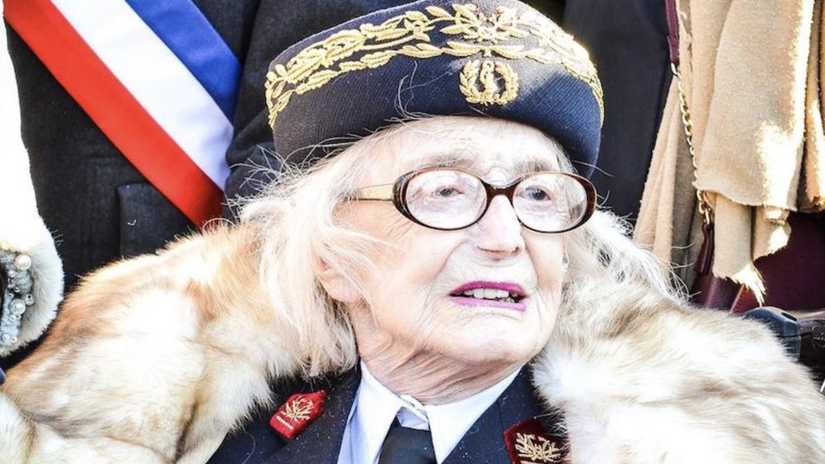 [On en parle] 102 ans. Bel anniversaire 🎂 à Valérie André, née le 21 avril 1922. Résistante, médecin militaire et pilote d'hélicoptère, première femme officier général en 1976. Médecin général inspecteur, Grand-croix de la Légion d'honneur et de l'ordre national du Mérite 🇫🇷