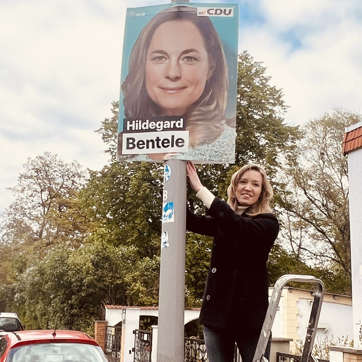 🚀Der Startschuss für den Europawahlkampf ist gefallen! Wir in #Neukölln geben Vollgas für unsere @cduberlin & unsere Spitzenkandidatin @hildebentele. Heute waren wir fleißig unterwegs, um Plakate zu hängen -hier im Team mit @falkone1 & Olaf Schenk.💪 #Berlin #EuropaBrauchtDich⭐️