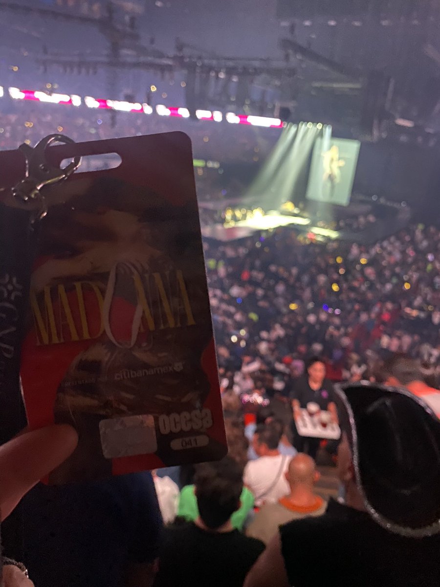 suinguesu's tweet photo. Pues gracias @GNPSeguros Experiencias Increíbles por la invitación VIP al concierto de Madonna… estuvo literal increíble! #Viviresincreíble #clientefeliz https://t.co/Rxnh7bqf7X