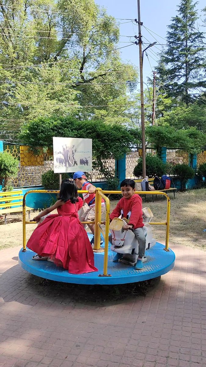 ApsAlmora's tweet photo. Picnic https://t.co/i9ZaPML5cR