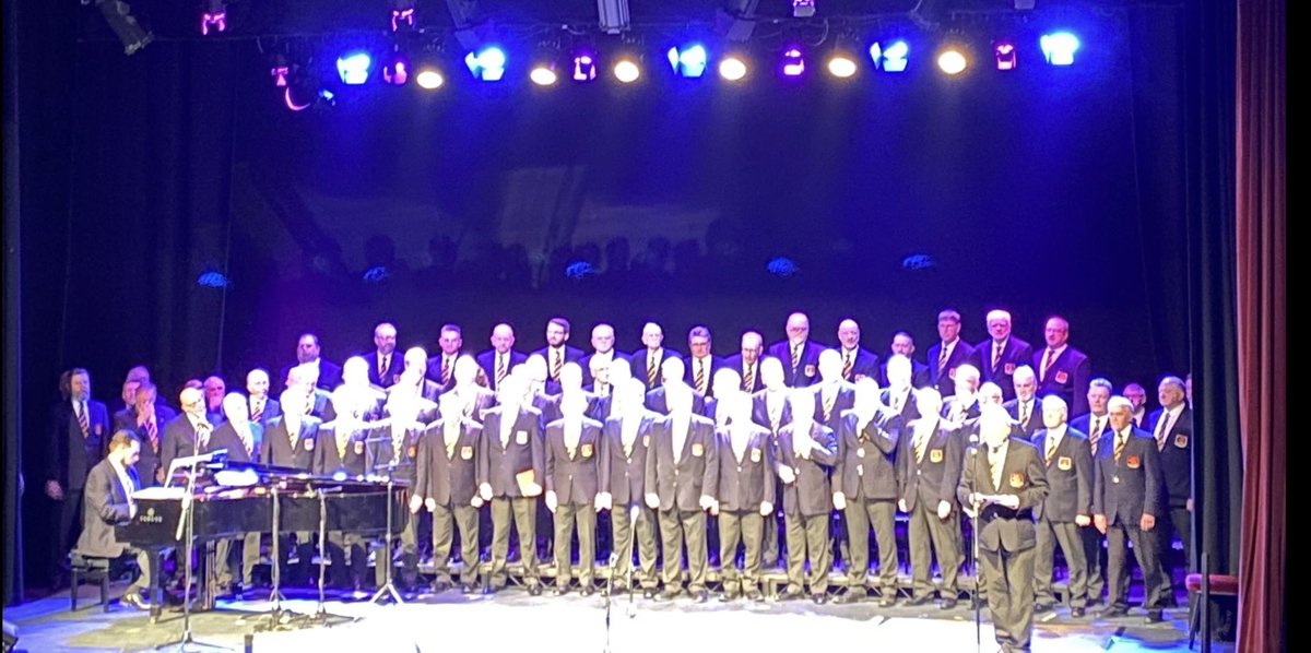 We had a wonderful reception last night at our sell-out concert in <a href="/RosesTheatre/">The Roses Theatre</a> Tewkesbury!