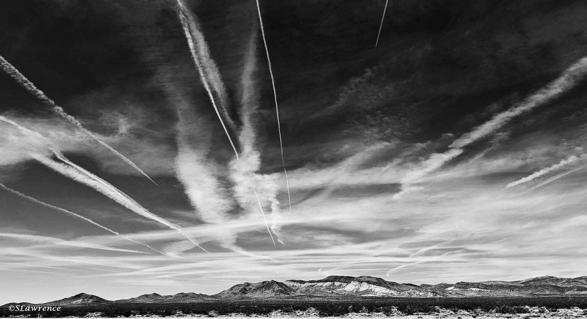 Good morning everyone. Roads in the sky all heading to one place. #MonochromeMonday #photo #photography #photooftheday #photographylovers #TwitterPhotographyCommunity #TwitterNaturePhotography #TwitterNatureCommunity #NaturePhotography #nature #contrail #blackandwhitephotography