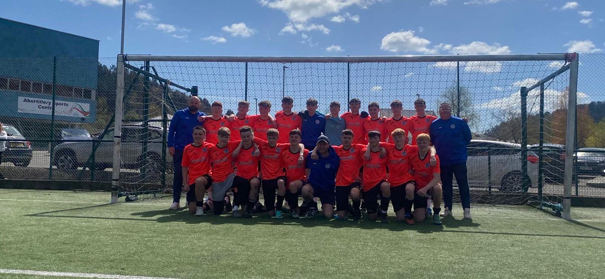 @AberBluebirdsFC last game of Junior football for these great bunch of lads yesterday#ProudCoach#AbertillerybluebirdsU16s💙🧡⚽️