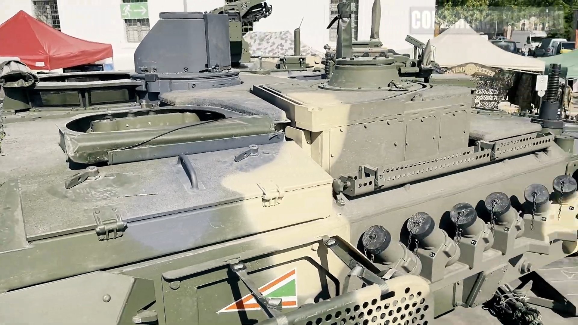 هنغاريا تطلب شراء دبابات +Leopard 2 A7 ومدفعيه PzH 2000 الذاتيه الحركه  GLsA3fqb0AAhqbw?format=jpg&name=large