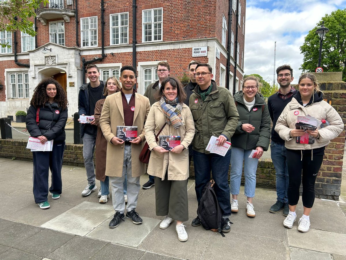 We had a great morning knocking on doors for our member and ally @RNBlake in Cities of London and Westminster Brilliant response on the doors 🌹