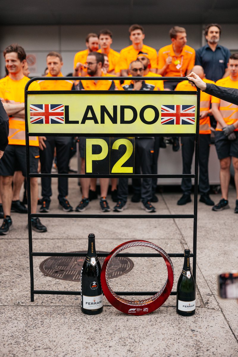 McLarenF1's tweet photo. 🏆😍

#ChineseGP 🇨🇳 https://t.co/dq3eGXA03t