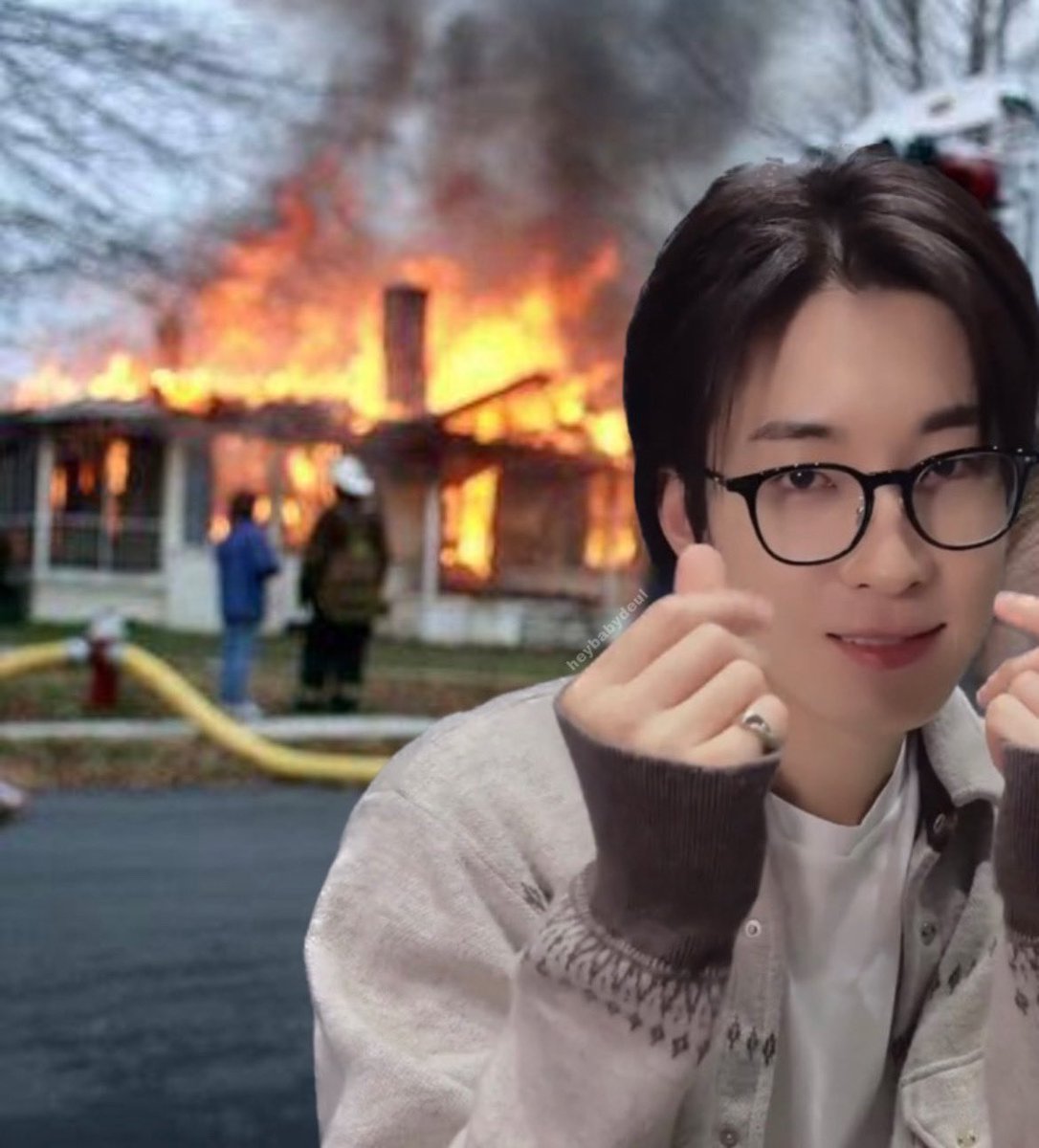 heybabydeul's tweet photo. wonwoo creating chaos in caratland once again https://t.co/Yrd6IZblGa