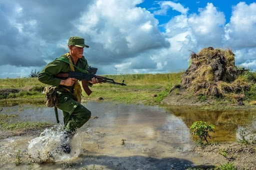 Llegue a los miembros del Señor Ejército Oriental las felicitaciones y el abrazo del pueblo.
#Cuba