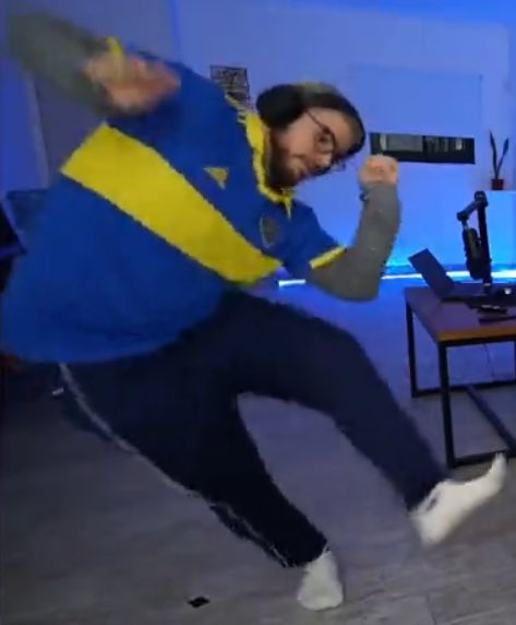 LACOBRAAA Out of Context tweet media