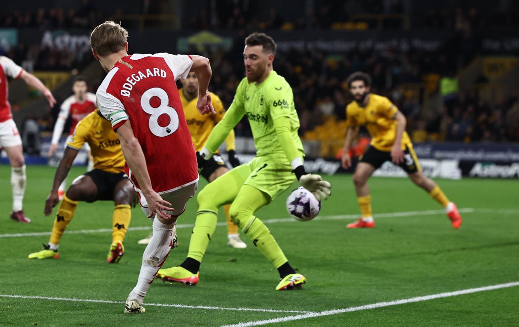 🎙️| Jamie Redknapp on Martin Ødegaard: “The captain, the leader – I have been so impressed with him,”

(@SkySportsPL)