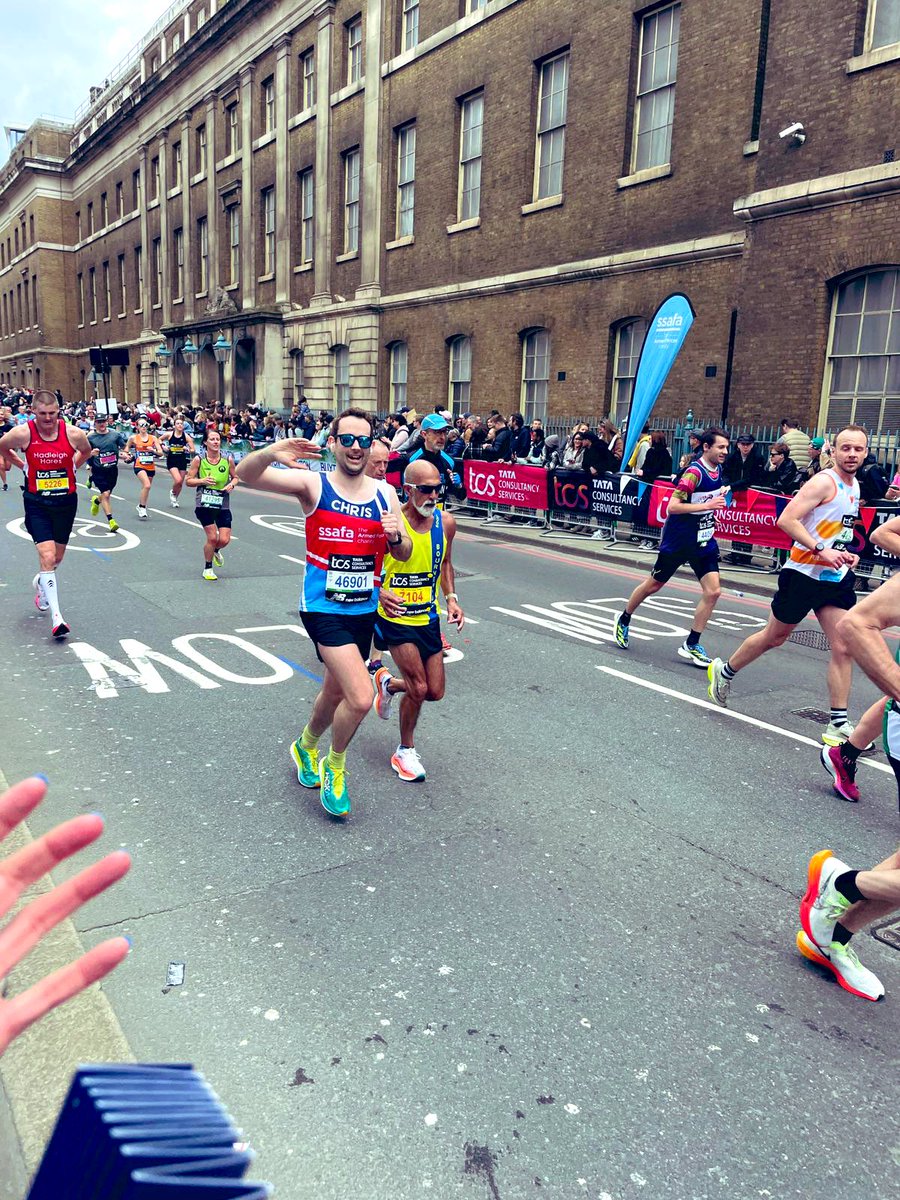 SSAFA's tweet image. We’ve been holding out for a hero at mile 23! He’s gotta be strong, and he’s gotta be fast - Chris Edwards is the first #TeamSSAFA #LondonMarathon runner past our mile 23 cheer point! #WeRunTogether 👏