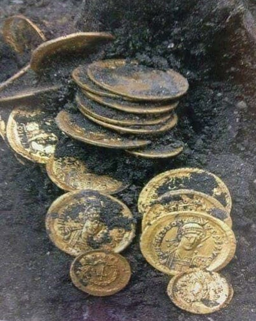 Marmaray inşaatı sırasında bulunan paha biçilemez altın sikkelerin nerede olduğunu / sergilendiğini bileniniz var mı.?!