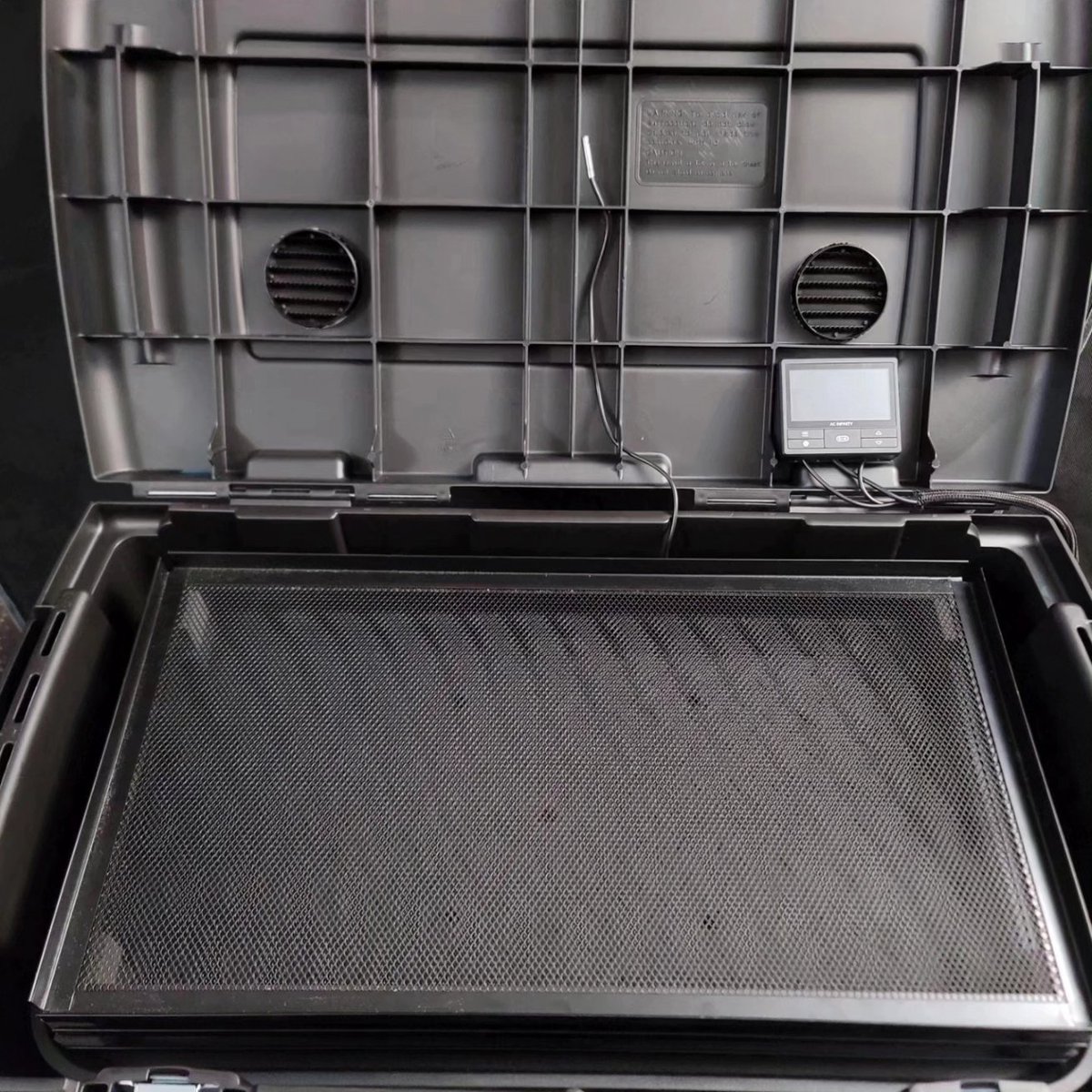 FoxTcg3's tweet photo. FoxTcg Dry Crate controlled and monitored by ac infinity. These will be made as ordered until we can get a supply built up.  These will be $650 shipped. 3 racks for 2.5lb+ wet material capable that will be dried and ready to cure within 5 days. #CannabisCommunity #420friendly https://t.co/dJOe3AosYM