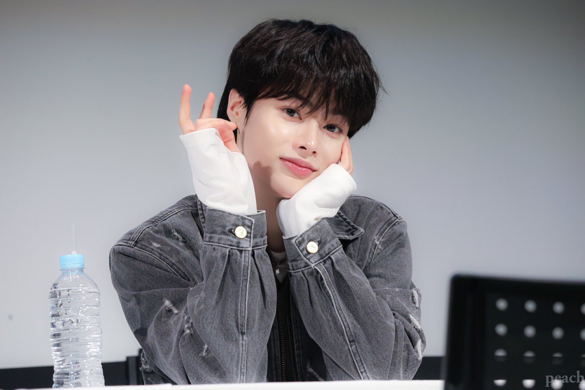rhayiom's tweet photo. 귀여워 ߹𖥦߹
#TEMPEST #템페스트 #한빈 https://t.co/k4QYYmYJ8l
