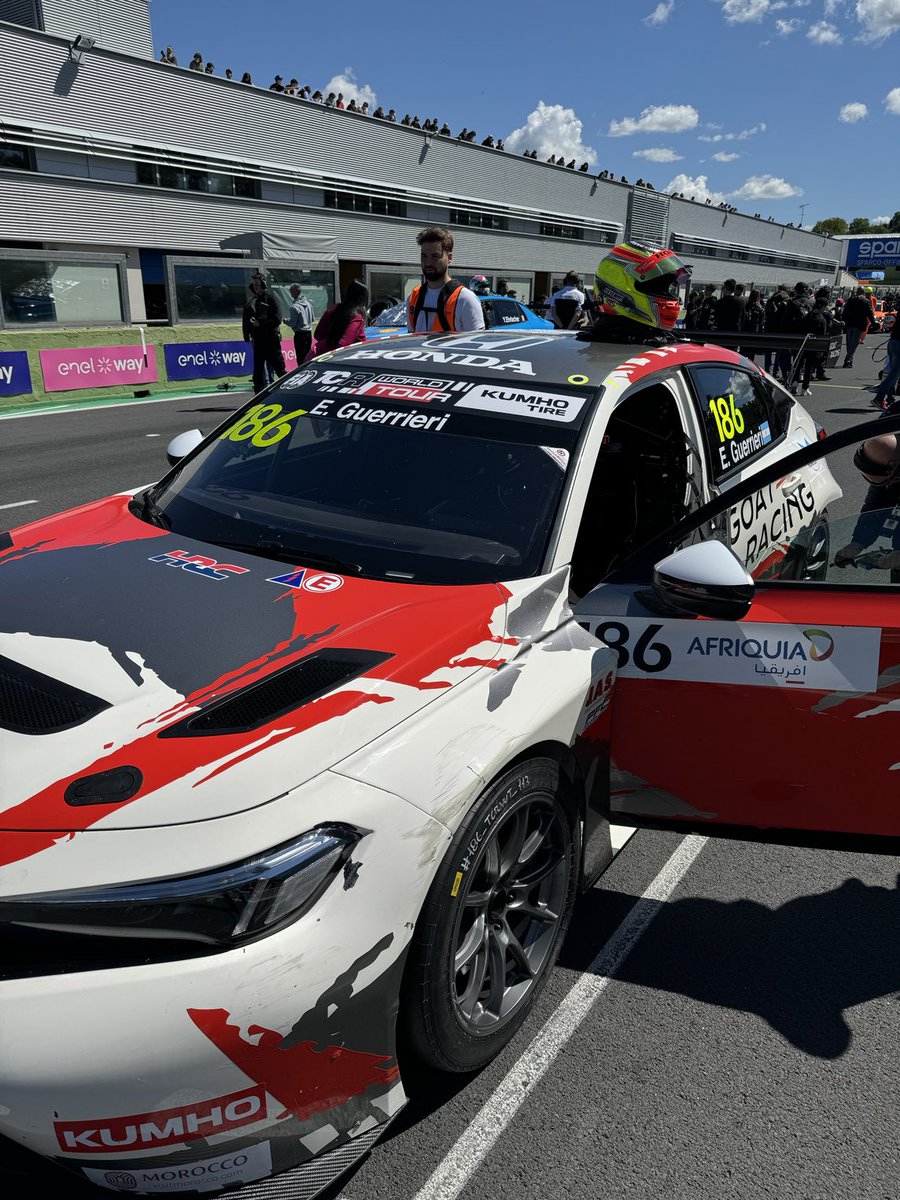 El auto de ⁦@eguerrieriok⁩ también listo desde el 8 lugar en la grilla de #Vallelunga para ⁦el @TCRWorldTour⁩