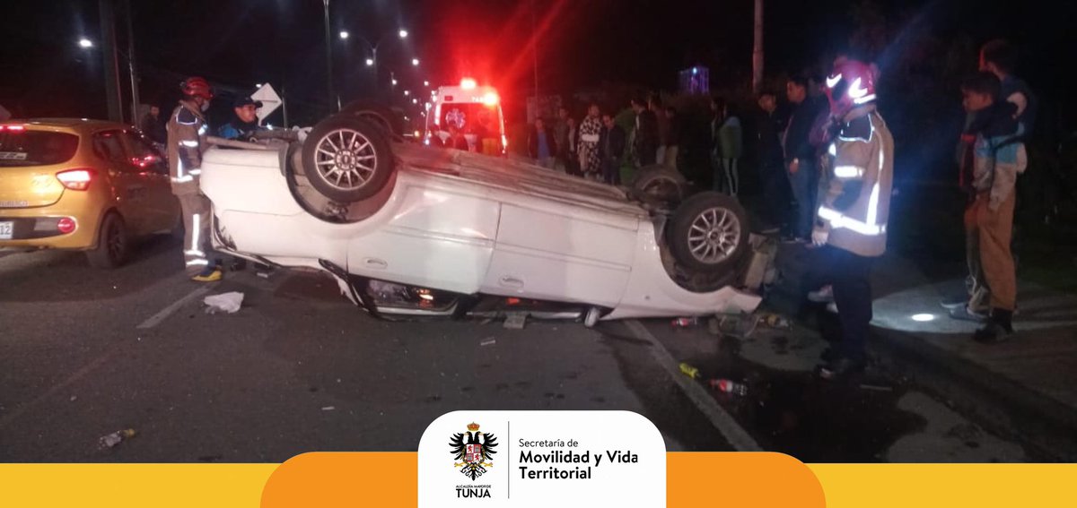 #Tunja / En la madrugada del domingo 21 de abril se presentó un siniestro vial en la Avenida Norte de la capital boyacense a la altura de la UPTC.

En el hecho un vehículo se volcó en la zona, los ocupantes del automotor se fugaron del lugar.