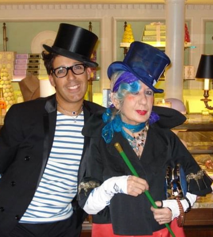 Agendaviaggi's tweet photo. Mirko Tomei e Anna Piaggi: quando la moda è un incontro speciale
https://t.co/Ekp5tuOaBc
#raravis #roma #fashionexposition #annapiaggi #sofiagnoli, #stephenjonesmillinery #hat #millinery #fashionbirds #feathers #event #exposition,
Photo courtesy of Frigerio Press https://t.co/Bto6IDFj3S